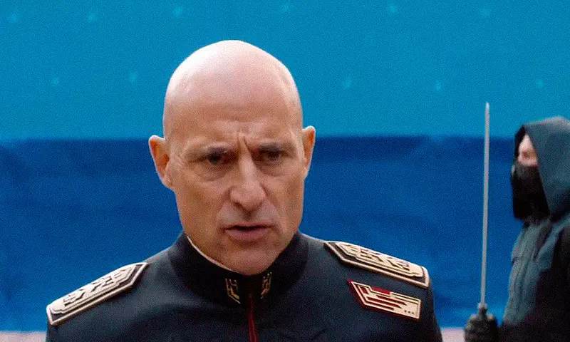 Марк Стронг в роли императора Джавикко Коррино без cgi