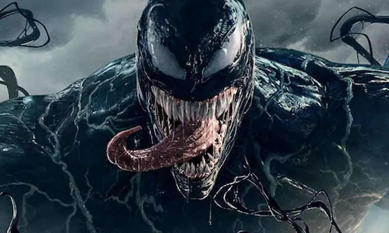 Веном из фильма 2018 года: кадр с главным антигероем вселенной Sony Marvel